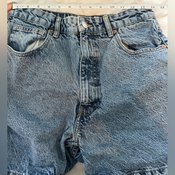 Zara - High-waisted Mom Jean Shorts - size 8 - Picture 6 of 8